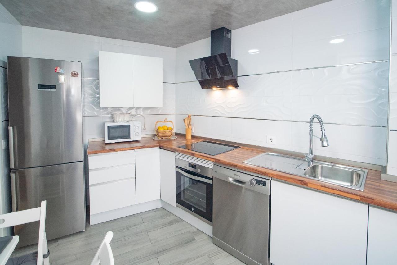 Sunflowers Apartment *